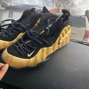 Nike foamposite shoes